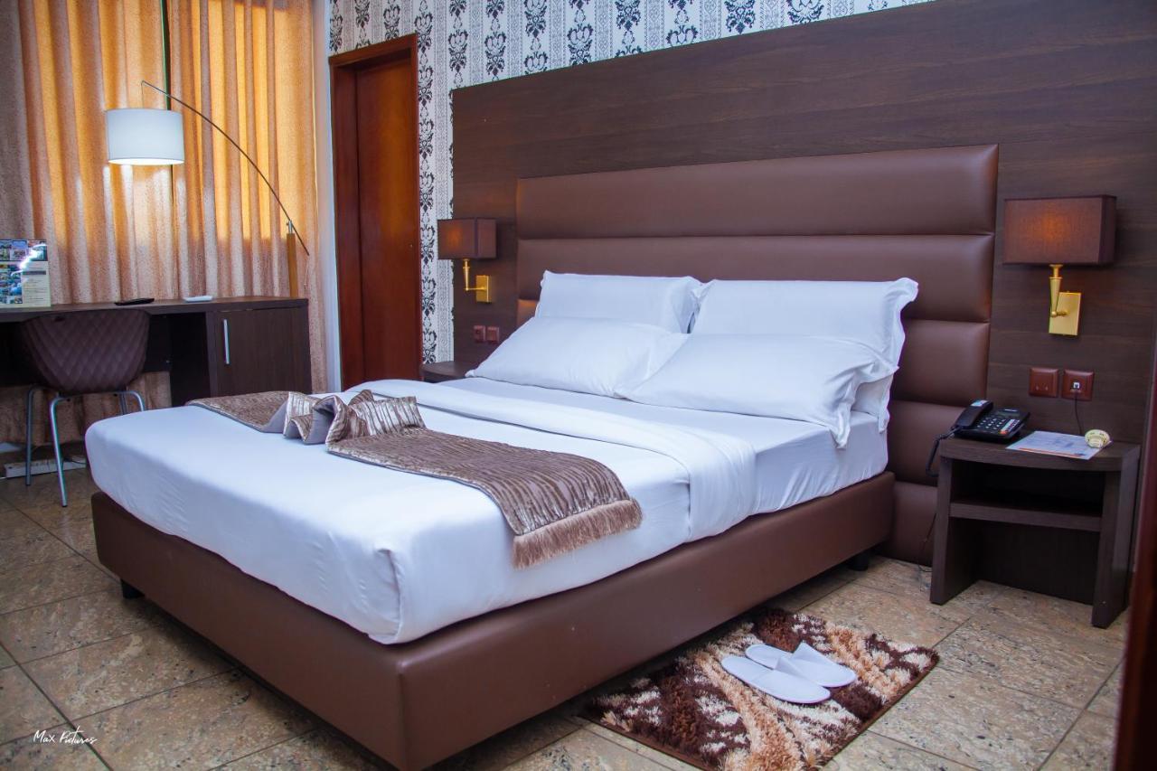 New Heaven Hotel Yaoundé Eksteriør bilde